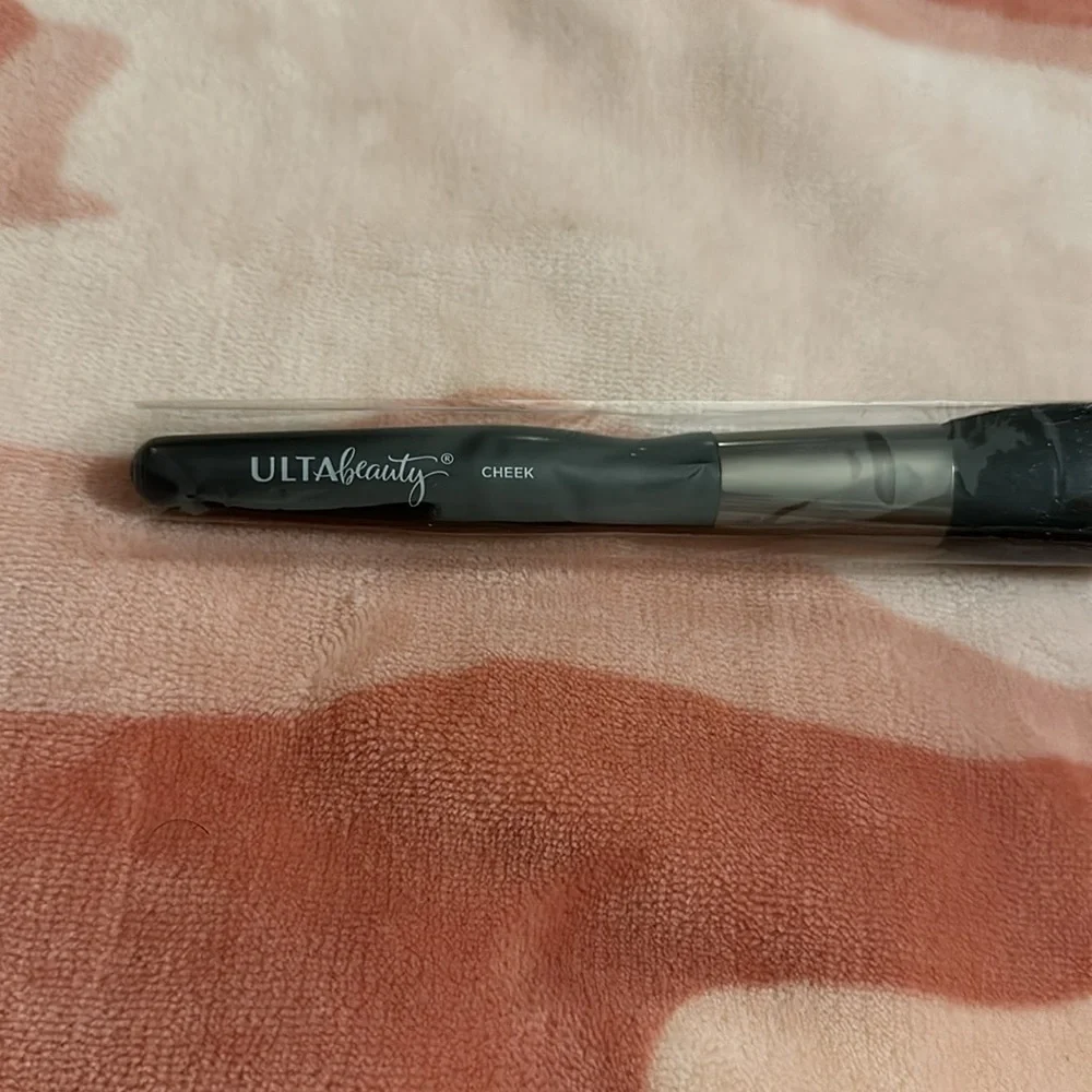 Ulta Beauty Cheek Brush